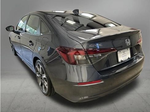 Certified 2025 Honda Civic Sport Touring image 4