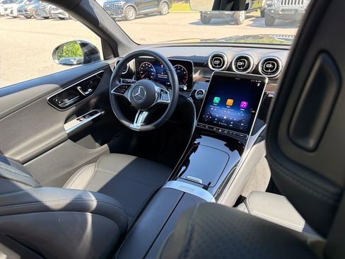 Used 2025 Mercedes-Benz GLC 300 image 49