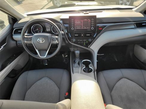 Used 2022 Toyota Camry LE image 11