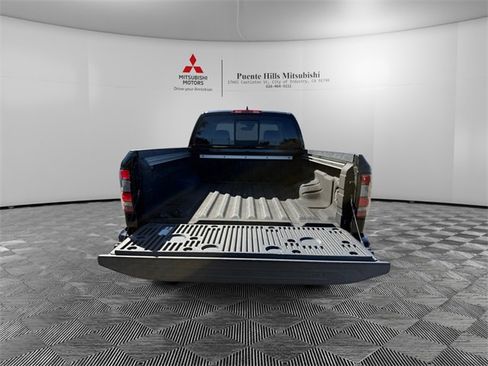 Used 2022 Nissan Frontier SV image 9