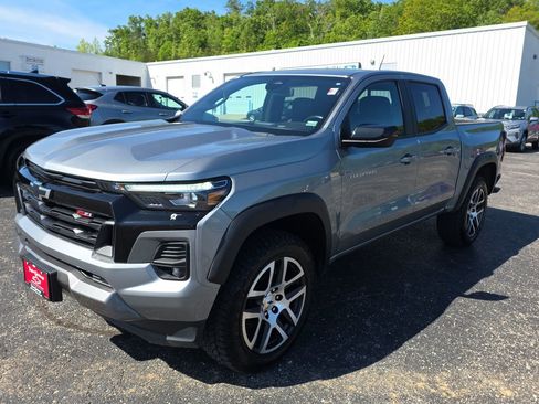 Used 2023 Chevrolet Colorado Z71 w/ Z71 Convenience Package 2 AWD/4WD image 4