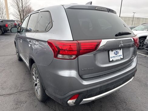 Used 2017 Mitsubishi Outlander SE image 7
