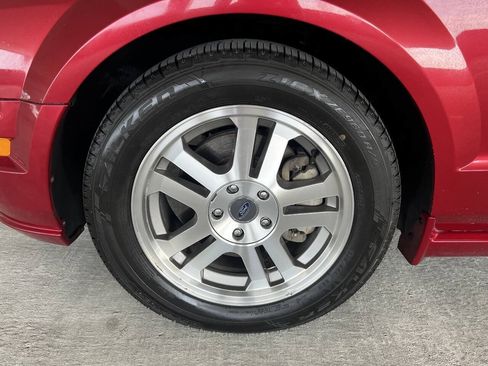 Used 2005 Ford Mustang GT RWD image 37