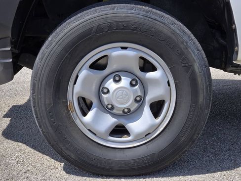 Used 2022 Toyota Tacoma SR RWD image 11