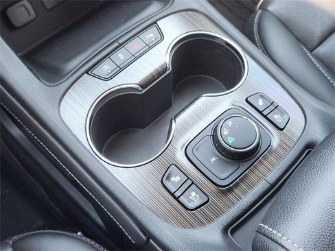 Used 2021 GMC Acadia SLT w/ Technology Package image 20