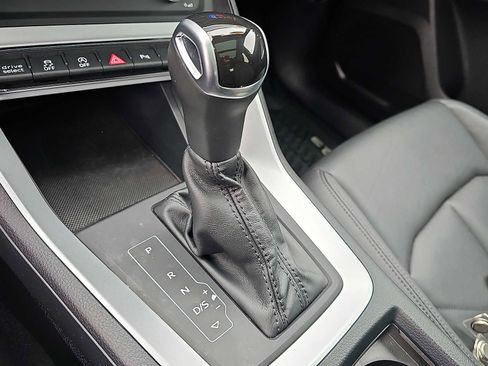 Used 2021 Audi Q3 2.0T Premium AWD/4WD image 16