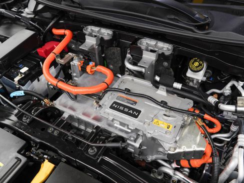 Used 2024 Nissan Ariya AWD image 30