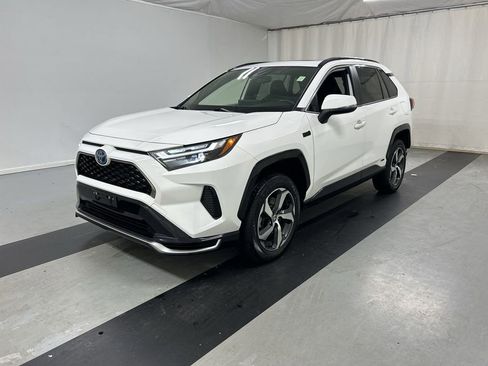 Used 2023 Toyota RAV4 SE w/ Weather & Moonroof Package AWD/4WD image 5