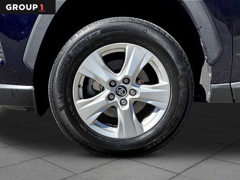 Used 2021 Toyota RAV4 XLE w/ Convenience Package image 11