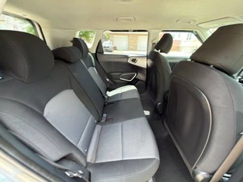Used 2023 Kia Soul LX w/ LX Technology Package FWD image 27
