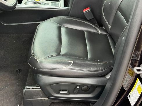 Used 2020 Ford Explorer XLT w/ Equipment Group 202A RWD image 19