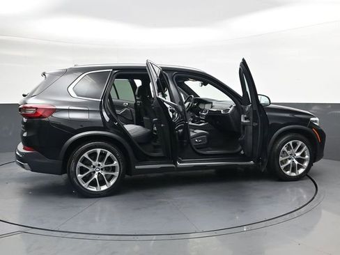 Used 2022 BMW X5 xDrive40i w/ Premium Package AWD/4WD image 36