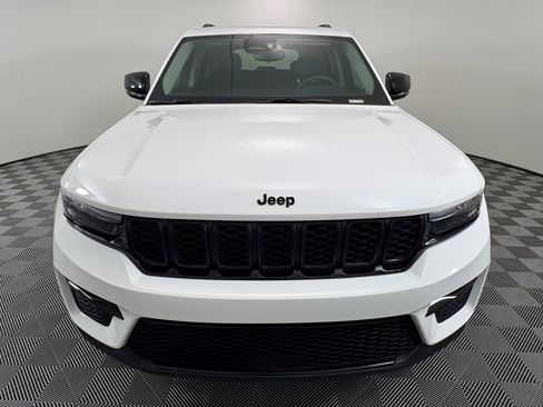 Used 2024 Jeep Grand Cherokee Limited w/ Black Appearance Package image 8