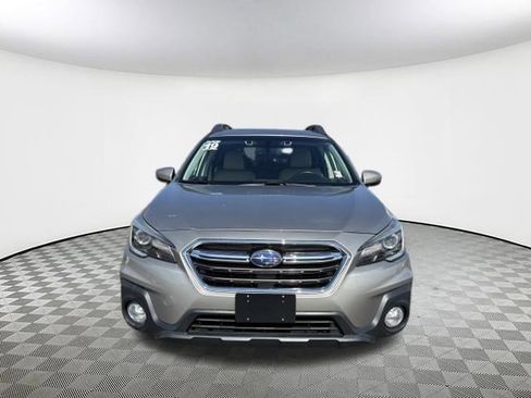 Used 2019 Subaru Outback 2.5i Limited image 2