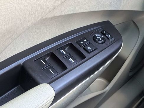 Used 2017 Acura RDX w/ Technology Package FWD image 25