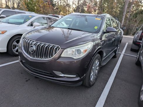 Used 2015 Buick Enclave Leather image 3
