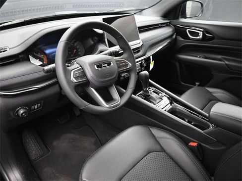 New 2026 Jeep Compass Latitude image 12