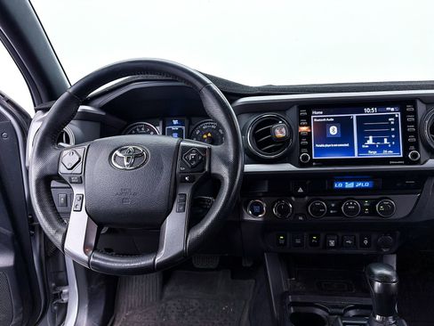 Used 2021 Toyota Tacoma TRD Off-Road w/ Technology Package image 5