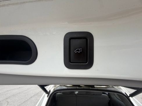 Used 2016 Toyota Highlander XLE AWD/4WD image 44