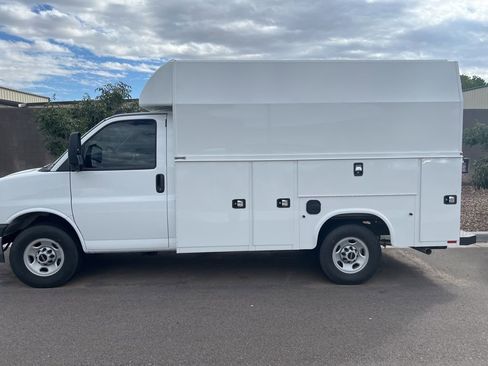 New 2025 GMC Savana 3500 w/ Power Convenience Package image 2