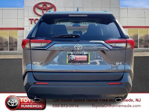 Certified 2025 Toyota RAV4 XLE FWD image 5