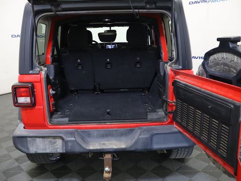 Used 2018 Jeep Wrangler Unlimited Sport S AWD/4WD image 9