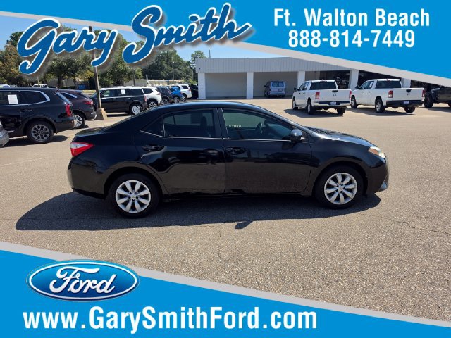 Used 2015 Toyota Corolla LE FWD image 1