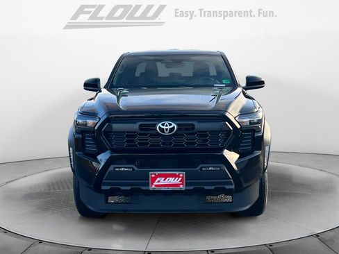 Certified 2025 Toyota Tacoma TRD Off-Road image 2