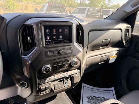 New 2025 GMC Sierra 3500 Pro w/ Convenience Package AWD/4WD image 18