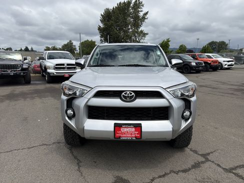 Used 2016 Toyota 4Runner SR5 AWD/4WD image 8