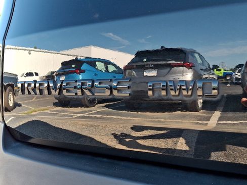 Used 2023 Chevrolet Traverse RS w/ LPO, Floor Liner Package AWD/4WD image 30