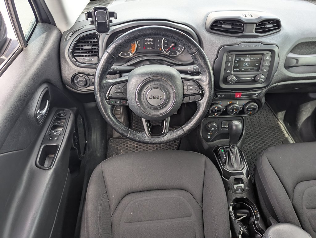 Used 2016 Jeep Renegade Latitude AWD/4WD image 26