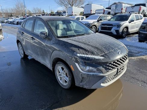 Used 2023 Hyundai Kona SE image 8