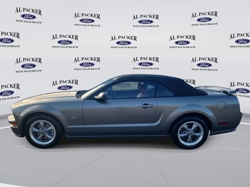 Used 2005 Ford Mustang GT image 2