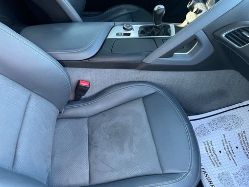 Used 2015 Chevrolet Corvette Z06 w/ 3LZ Preferred Equipment Group image 25