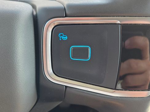 Used 2025 Ford Expedition Active AWD/4WD image 28