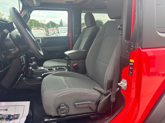 Used 2026 Jeep Wrangler Sport AWD/4WD image 10