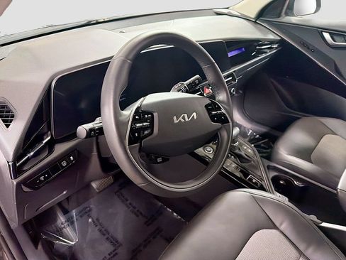 Used 2024 Kia Niro EX FWD image 10