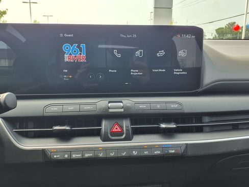 Used 2025 Kia K4 FWD image 25