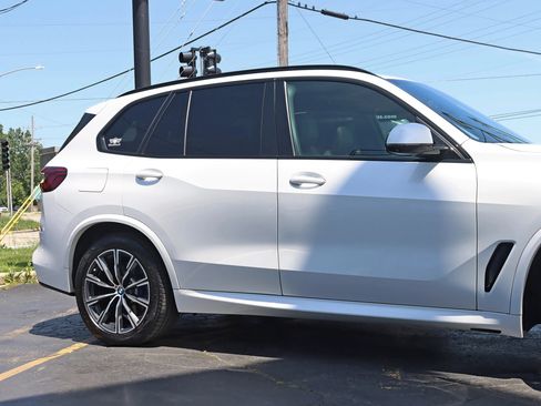 Used 2019 BMW X5 xDrive40i w/ M Sport Package AWD/4WD image 4