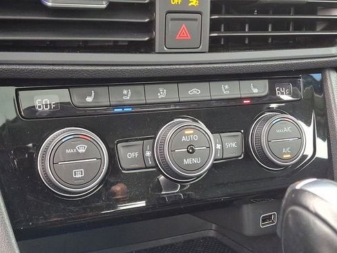 Used 2019 Volkswagen Jetta SEL Premium FWD image 16