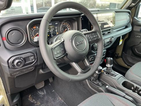 New 2026 Jeep Wrangler Unlimited Rubicon w/ Xtreme 35 Tire Package AWD/4WD image 60