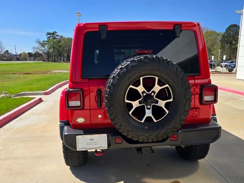 Used 2018 Jeep Wrangler Unlimited Rubicon image 4