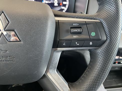 Used 2024 Mitsubishi Outlander SEL AWD/4WD image 7