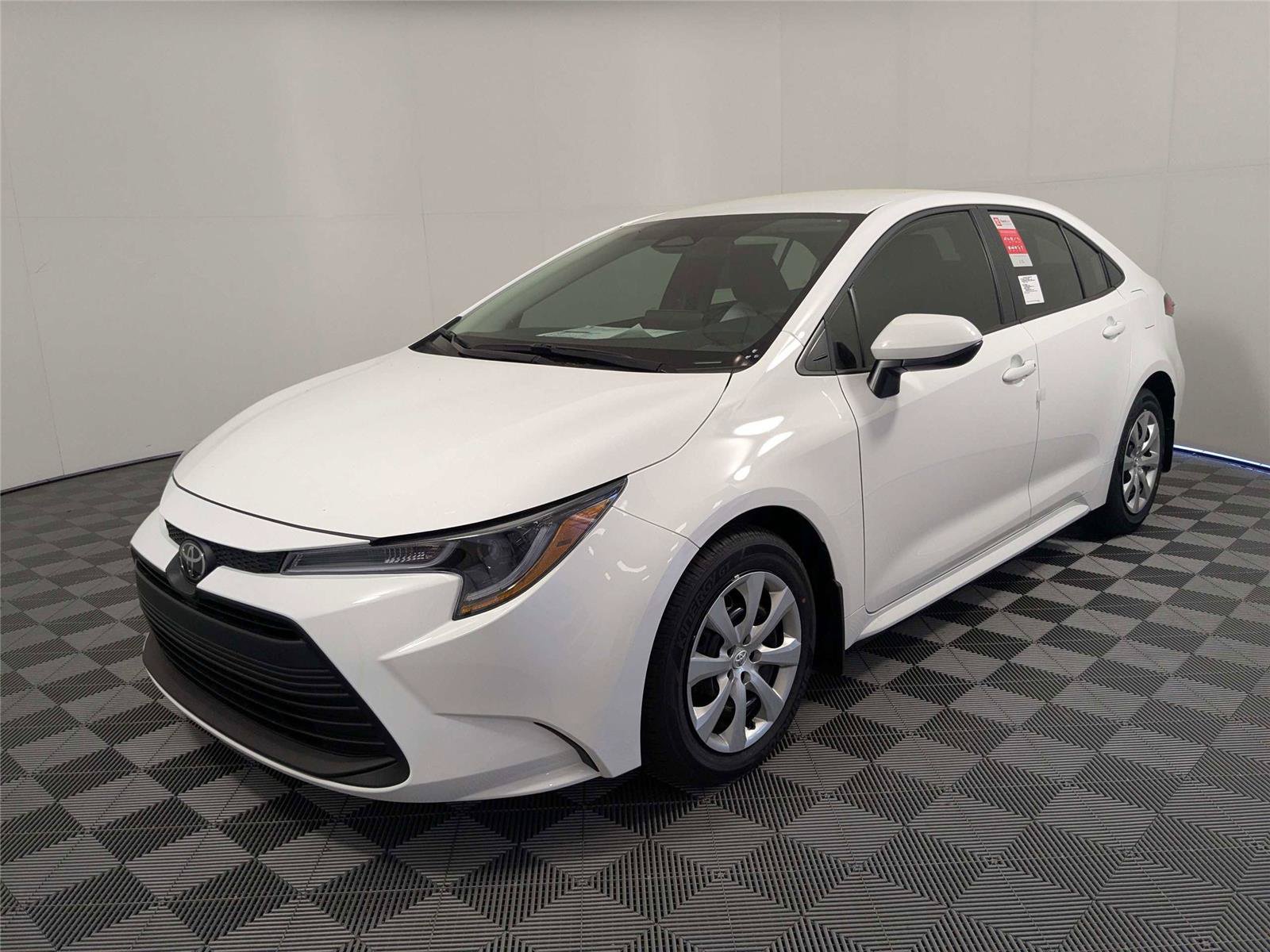 Used 2026 Toyota Corolla LE FWD image 2