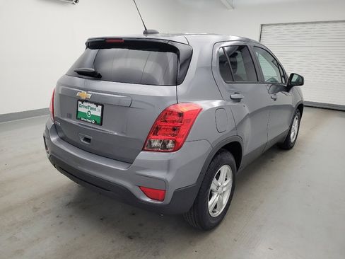 Used 2020 Chevrolet Trax LS w/ Tint and Cruise Package FWD image 9