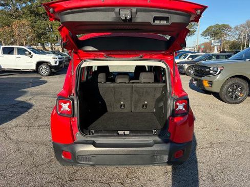 Used 2022 Jeep Renegade Sport image 9