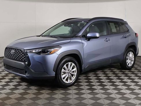 Used 2024 Toyota Corolla Cross LE image 6