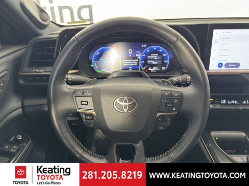 Certified 2025 Toyota Crown Signia w/ Advanced Technology Package AWD/4WD image 30