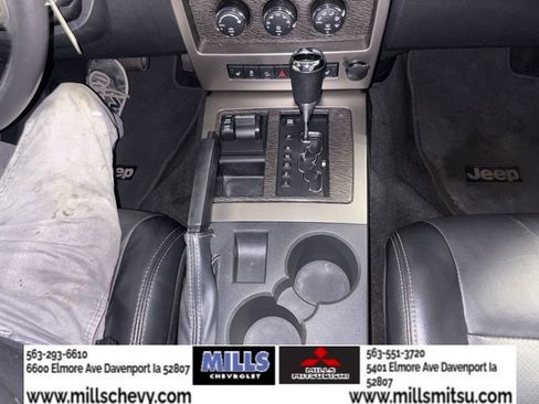 Used 2012 Jeep Liberty Limited Jet w/ Comfort/Convenience Group image 22